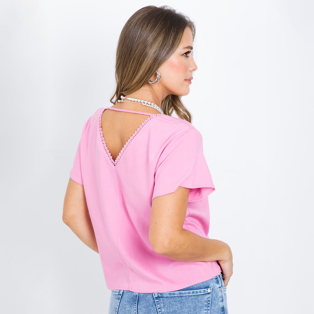 BLUSA  ESCOTE V EN ESPALDA CON APLIQUE ROSADA