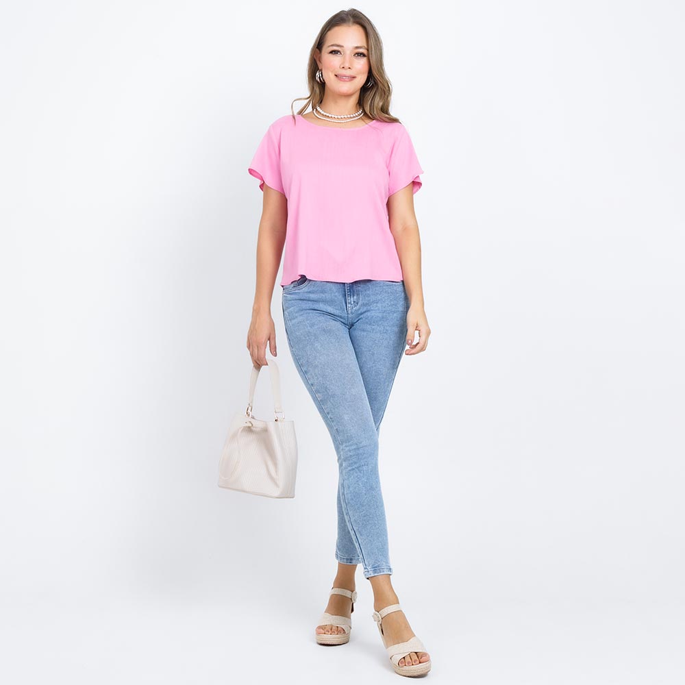 BLUSA  ESCOTE V EN ESPALDA CON APLIQUE ROSADA