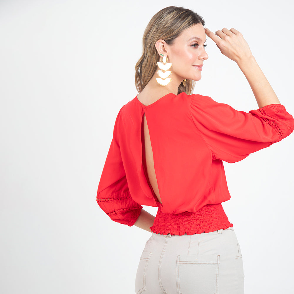 BLUSA ROJA  CON FAJÓN EN NIDO DE ABEJA