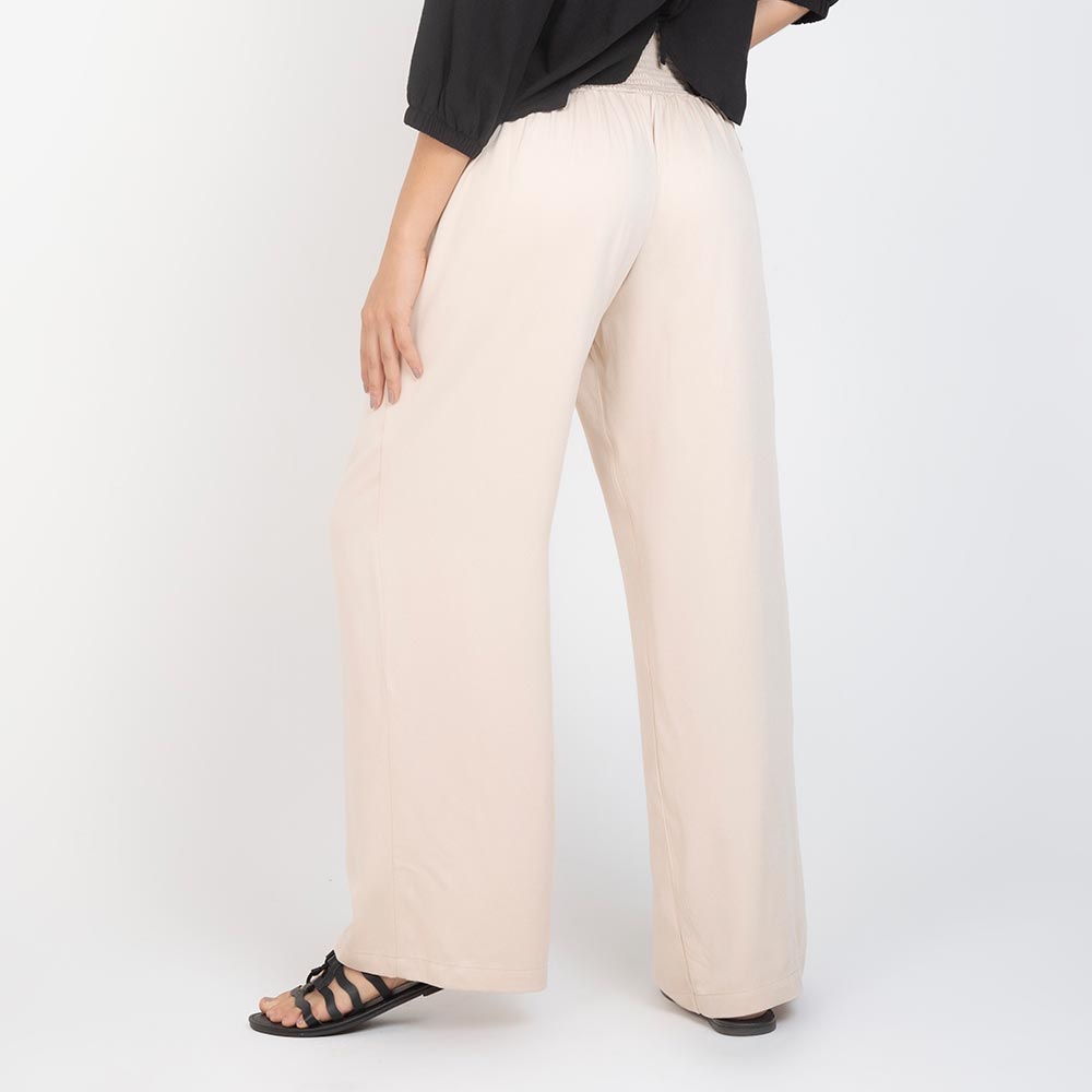 PANTALÓN RECTO PRETINA CON ALFORZAS BEIGE