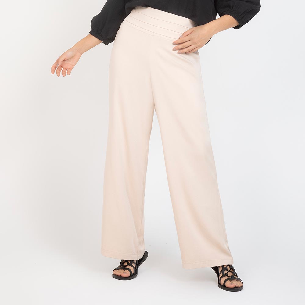 PANTALÓN RECTO PRETINA CON ALFORZAS BEIGE