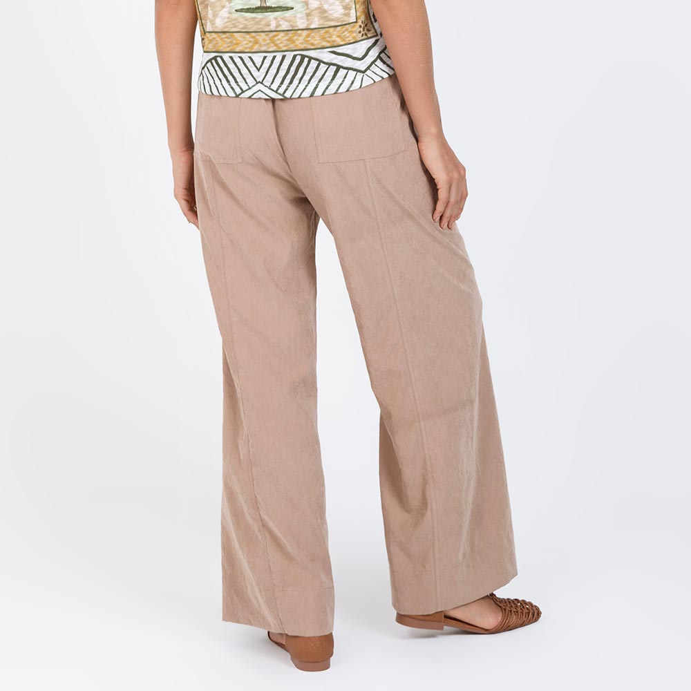 PANTALÓN BOLSILLOS DE PARCHE TAUPE