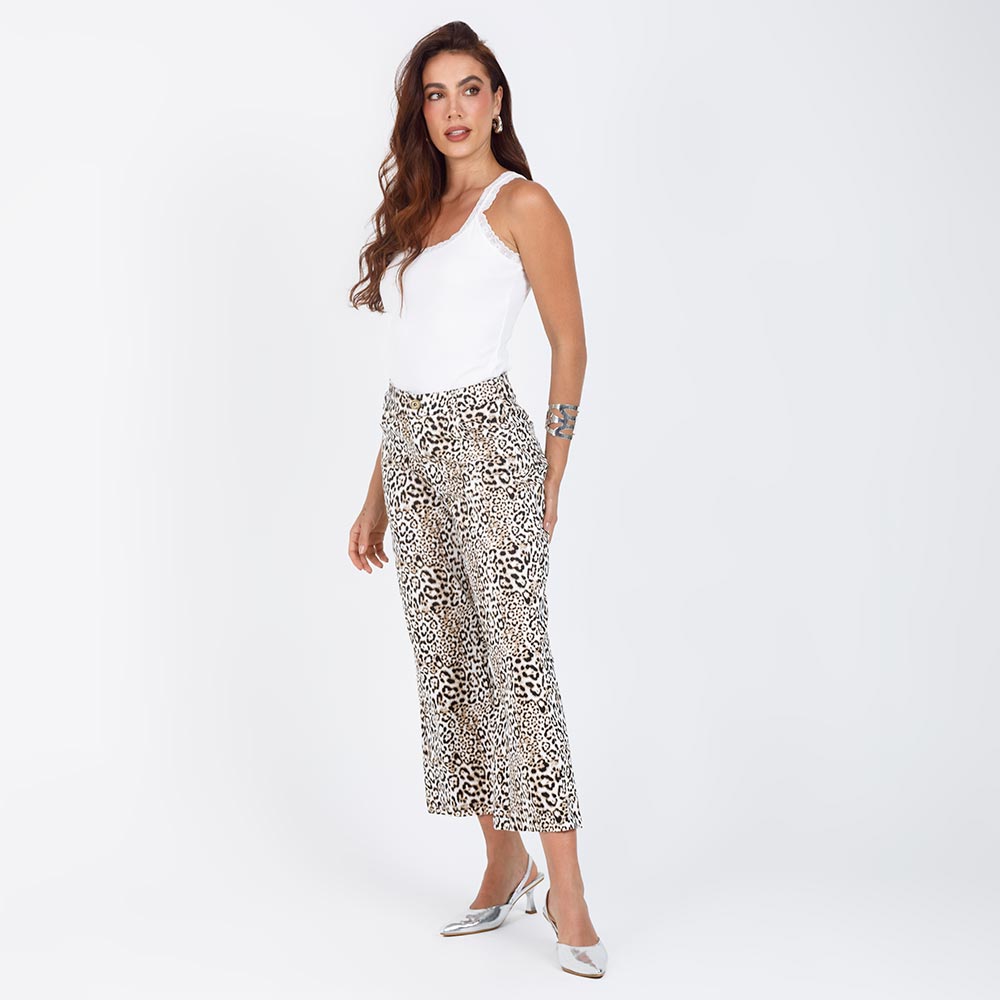 PANTALON FLARE CORTO ANIMAL PRINT CINCO BOLSILLOS