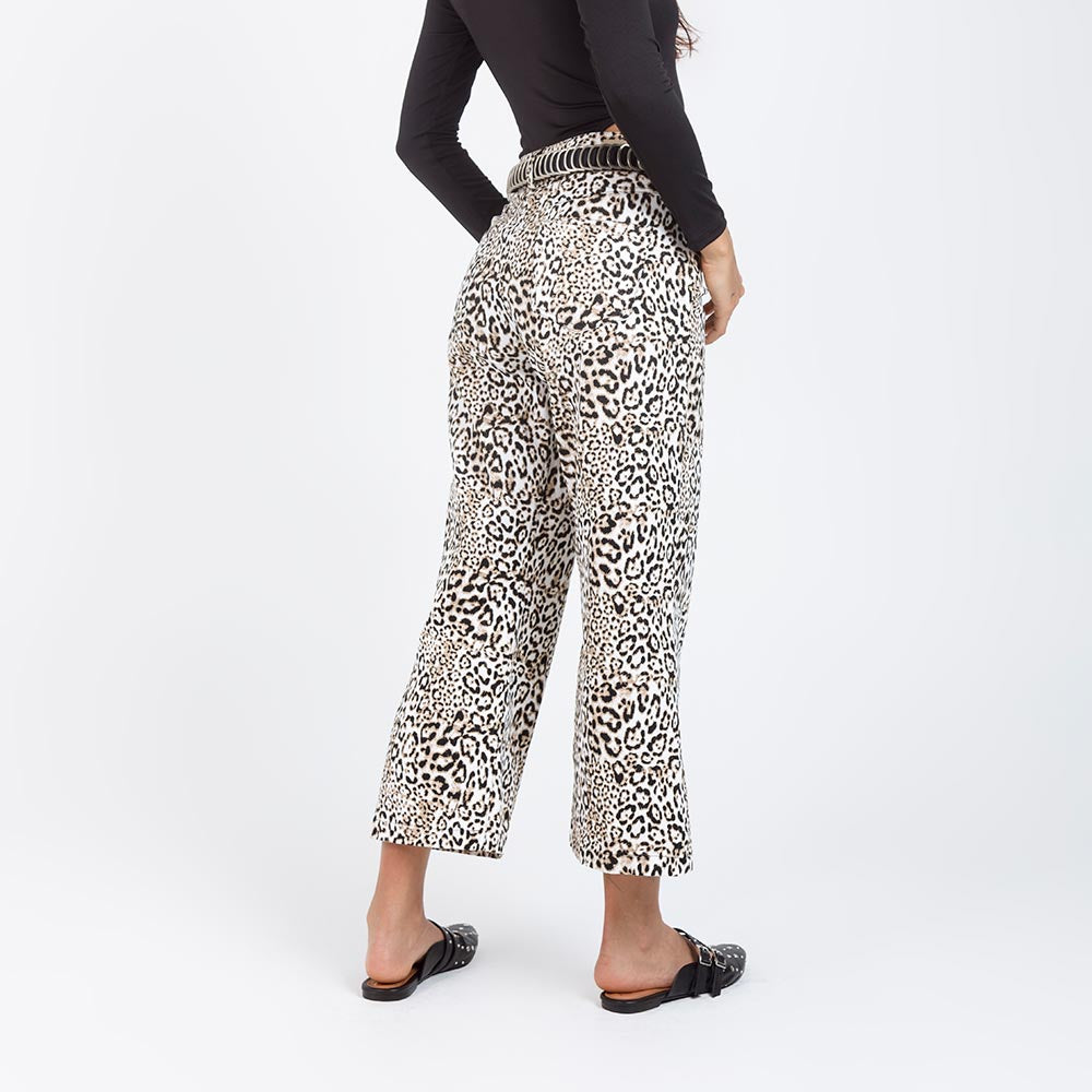 PANTALÓN FLARE CORTO ANIMAL PRINT