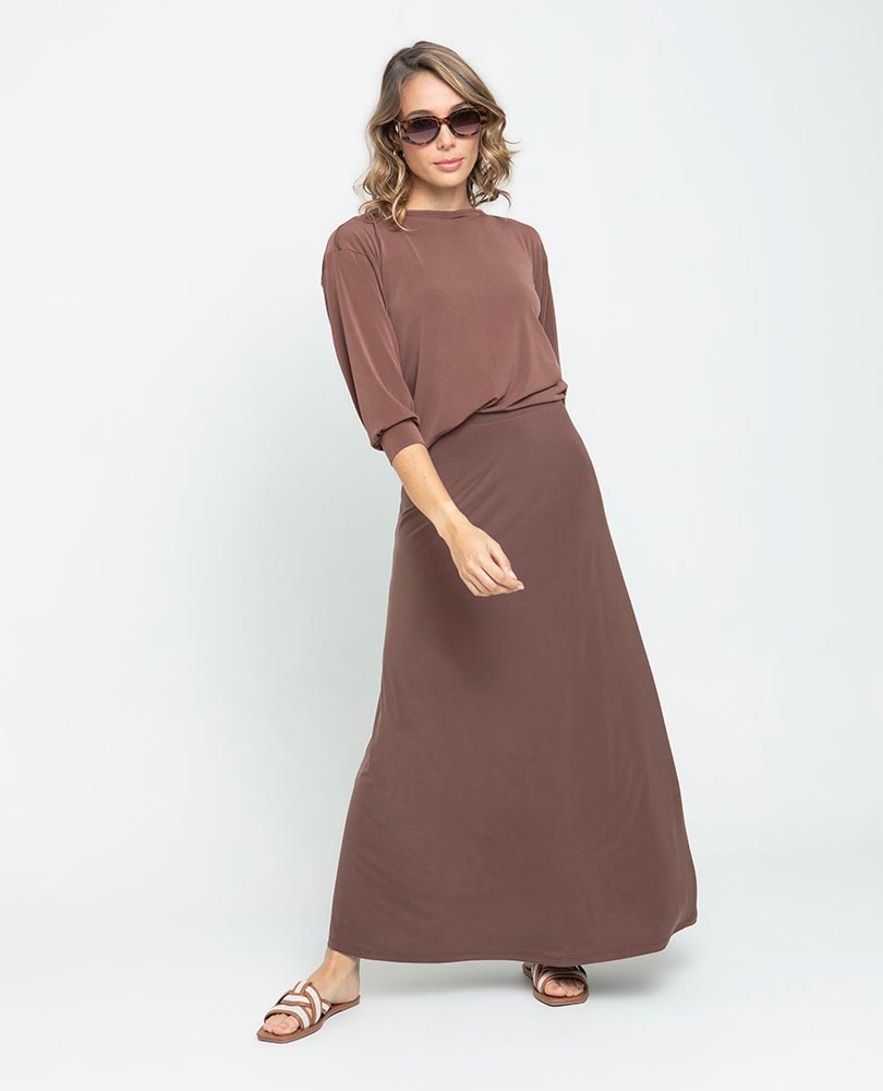 Women's long knit skirt with elastic waistband