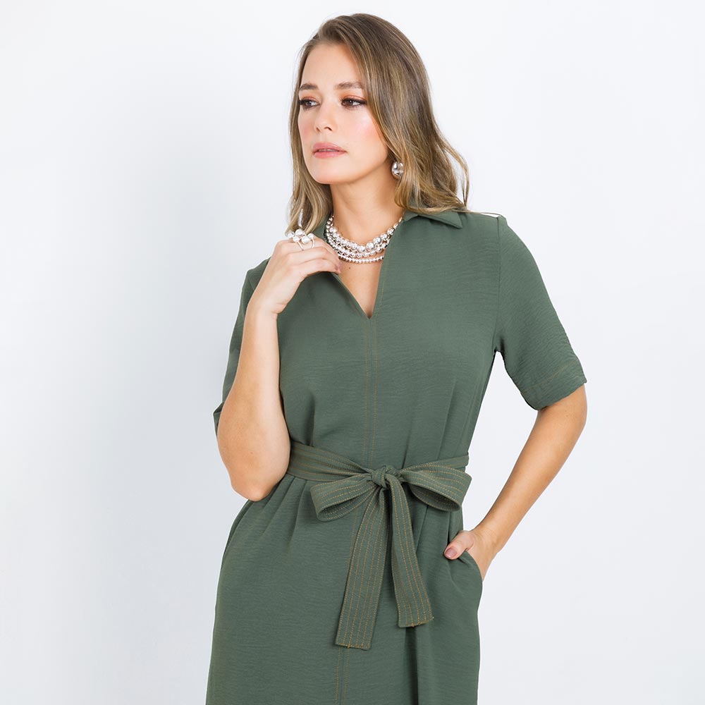 VESTIDO MIDI CON COSTURAS EN CONTRASTE VERDE MILITAR