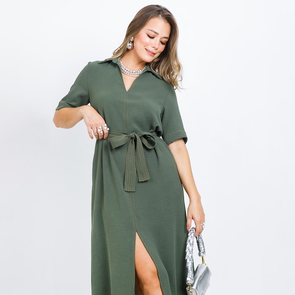 VESTIDO MIDI CON COSTURAS EN CONTRASTE VERDE MILITAR