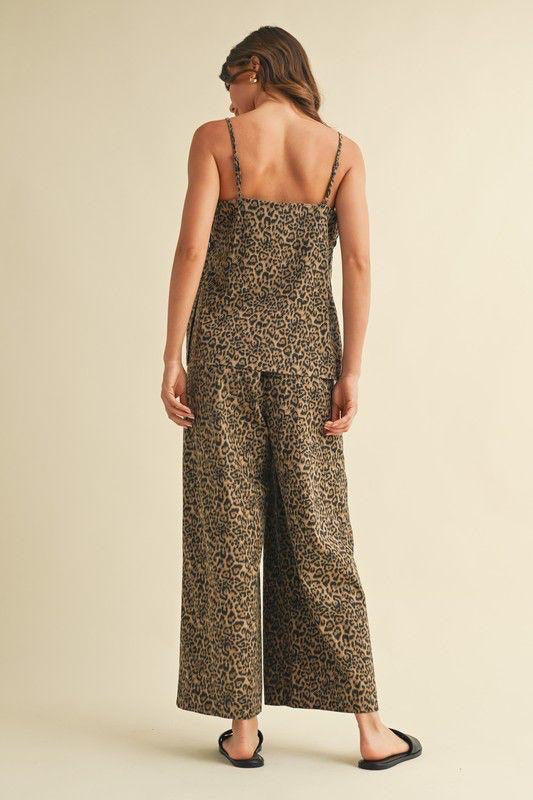 Set Estampado Animal Print | Top de tirantes y pantalón palazzo licrado