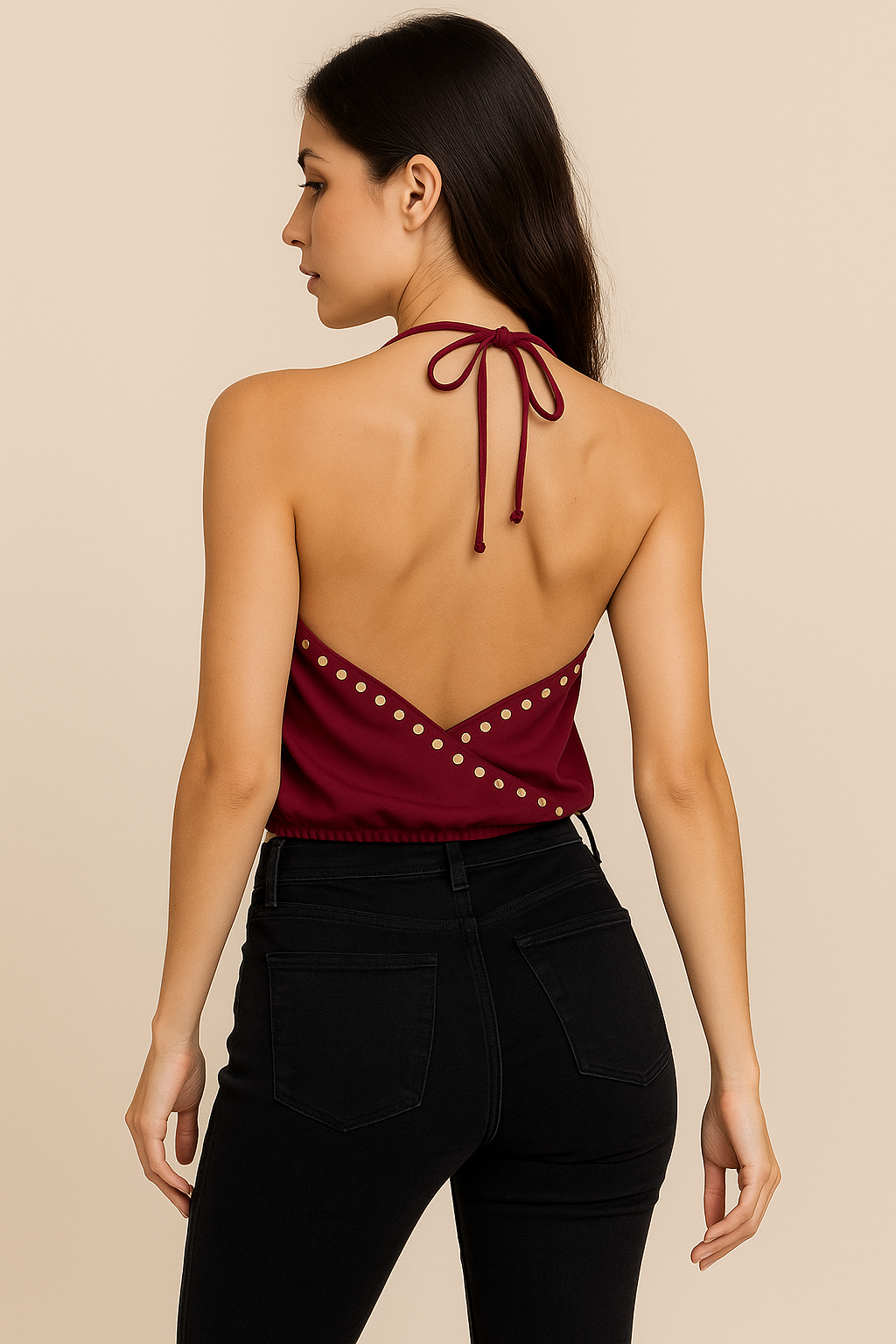 Top tipo halter con escote en “V” profundo
