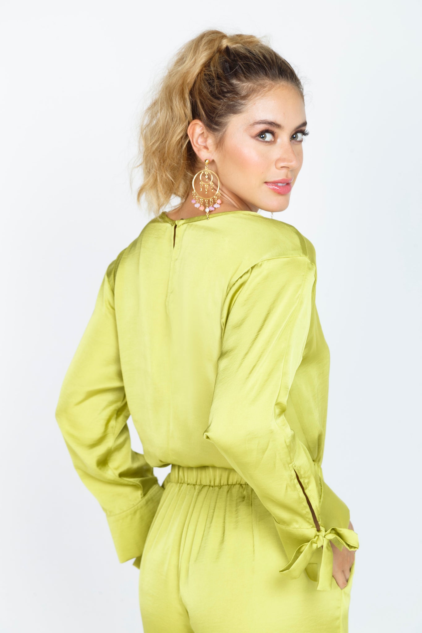 BLUSA MANGA LARGA - VERDE PISTACHO