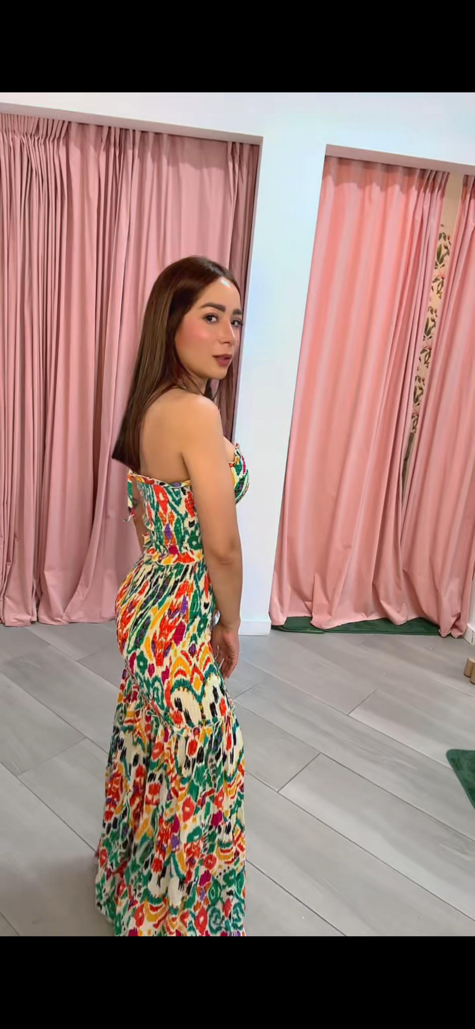 Vestido largo estampado multicolor con cut out