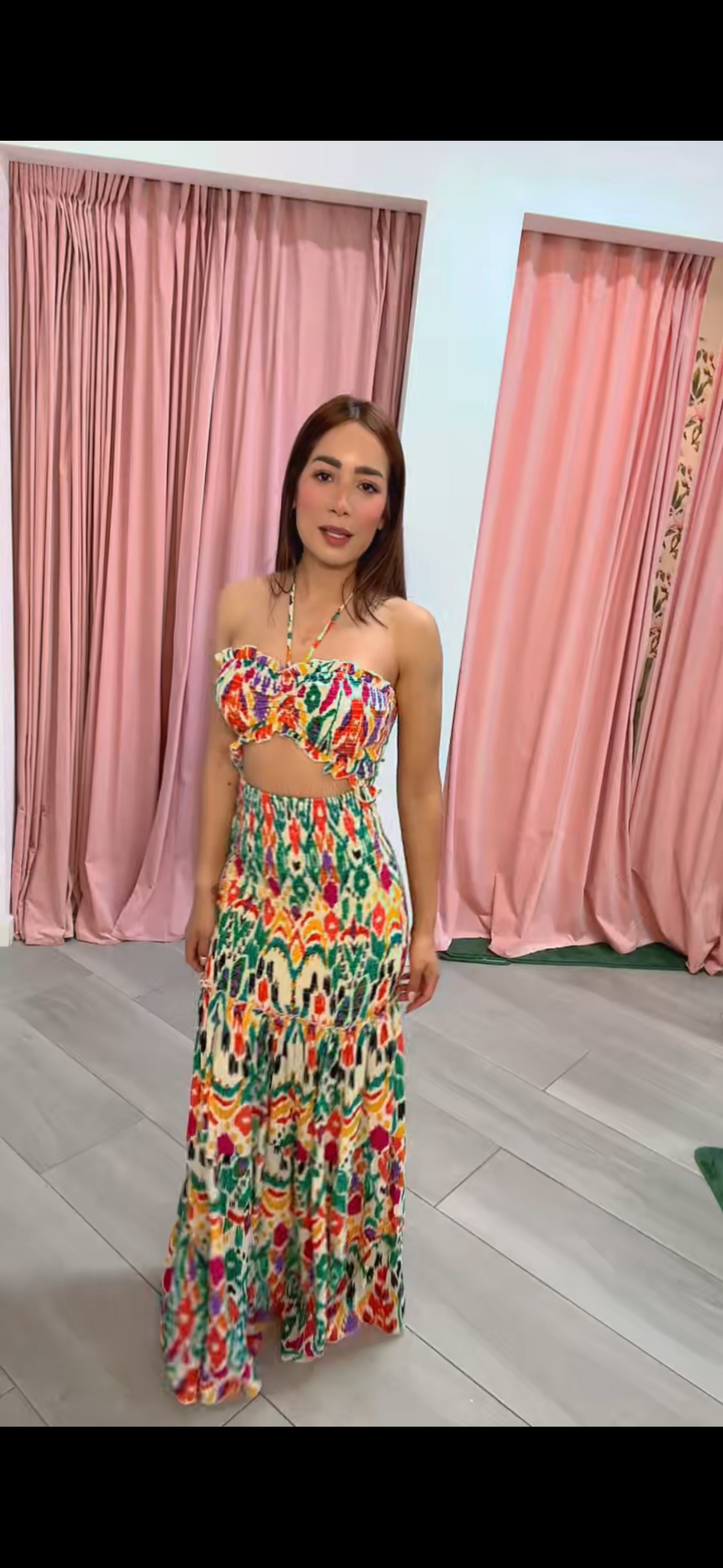 Vestido largo estampado multicolor con cut out